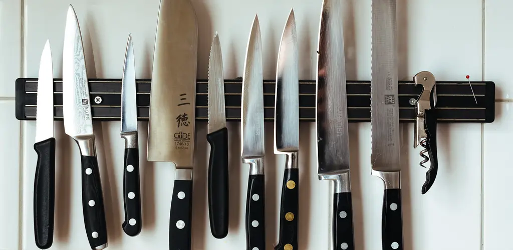 How to Lock Up Kitchen Knives