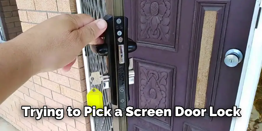 How to Pick a Screen Door Lock | 7 Steps (2024)