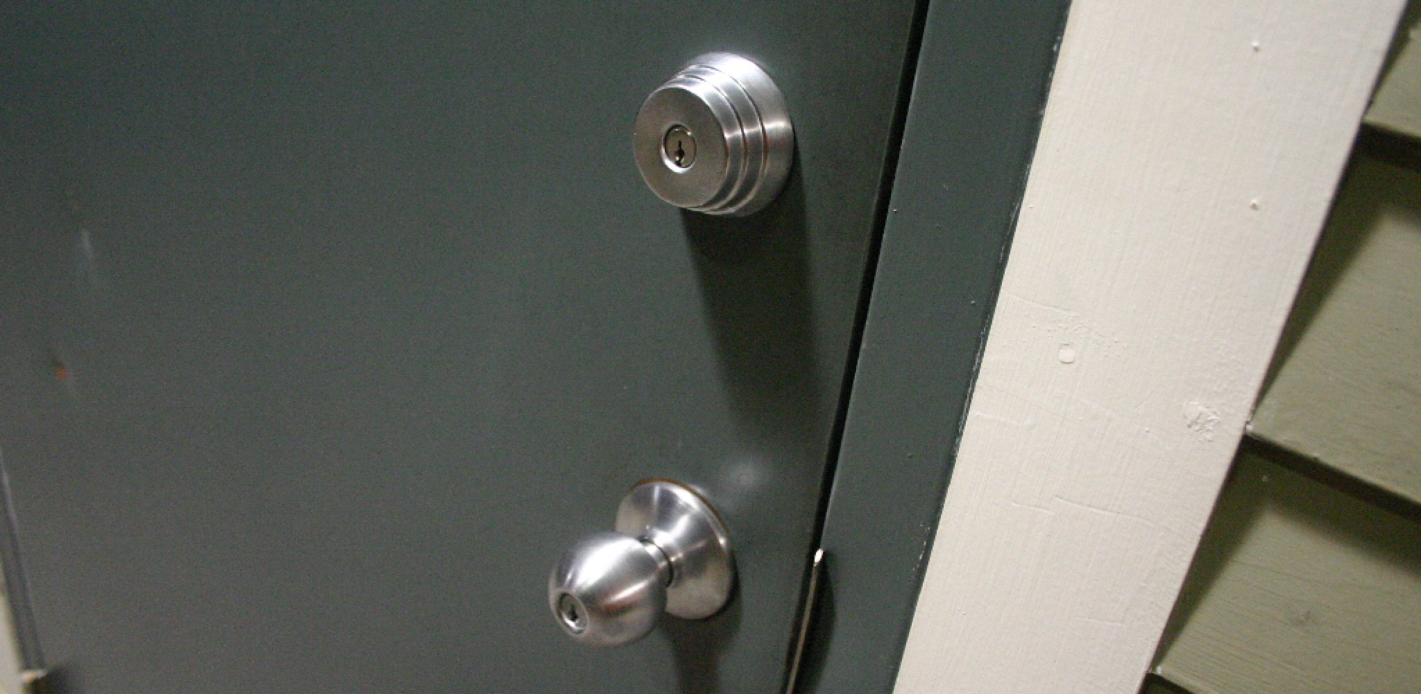 How to Remove a Schlage Deadbolt Lock Cylinderin 09 Steps