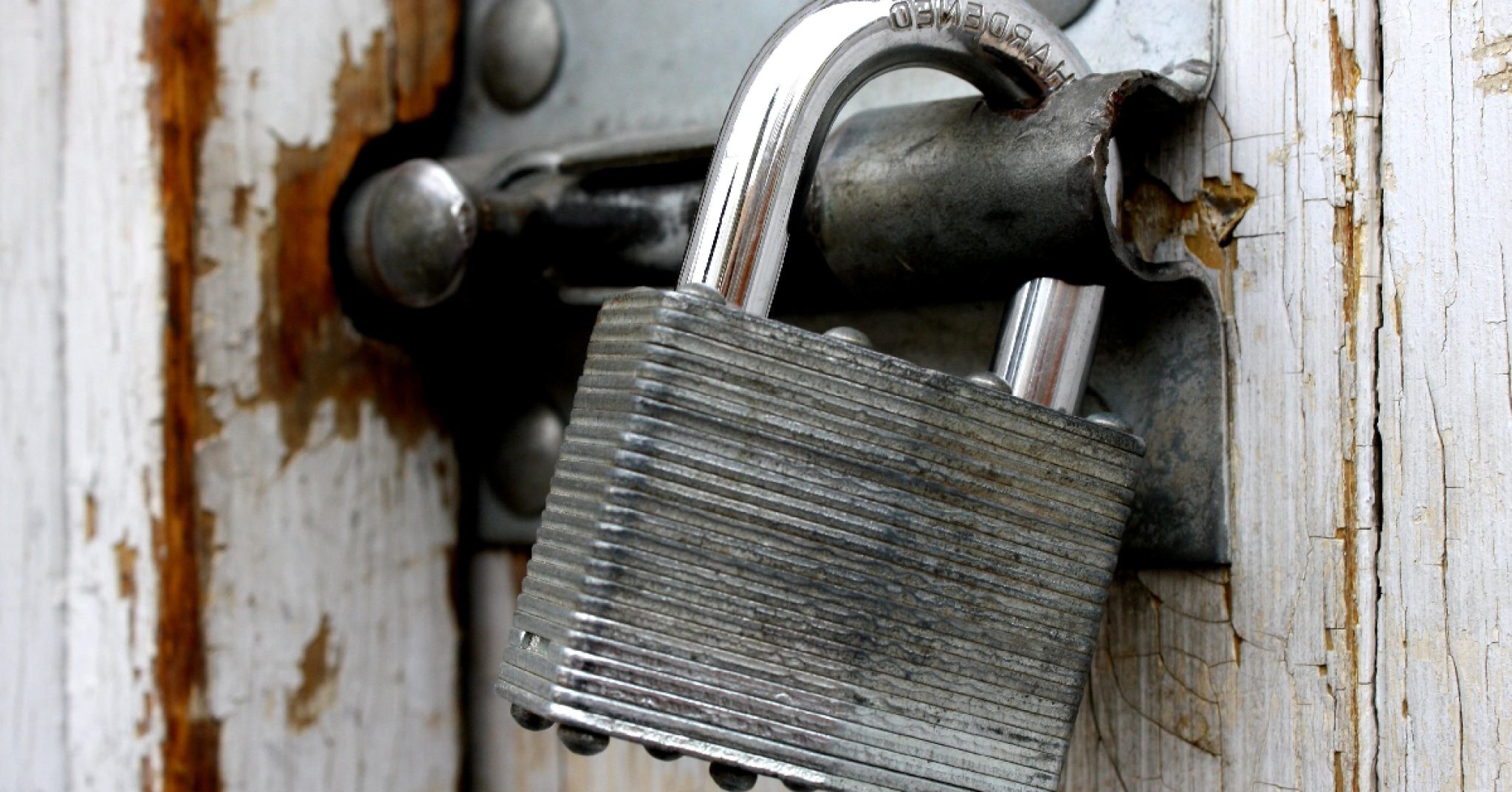 How to Open a Plastic Padlock Seal Easy 5 Steps (2024)