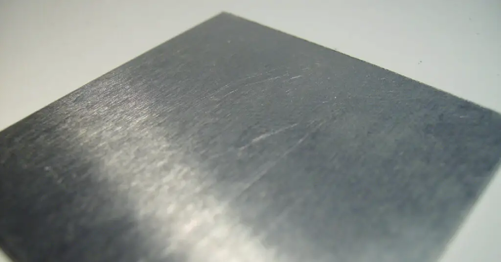 How to Clean Aluminum Threshold