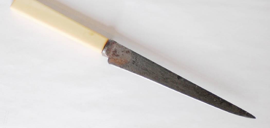 How to Remove Rust From Carbon Steel Knife