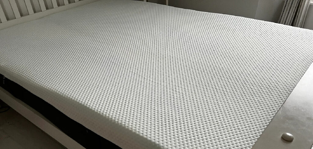 How to Clean Mattress Without Vacuum