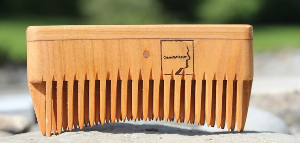 How to Clean a Wooden Comb