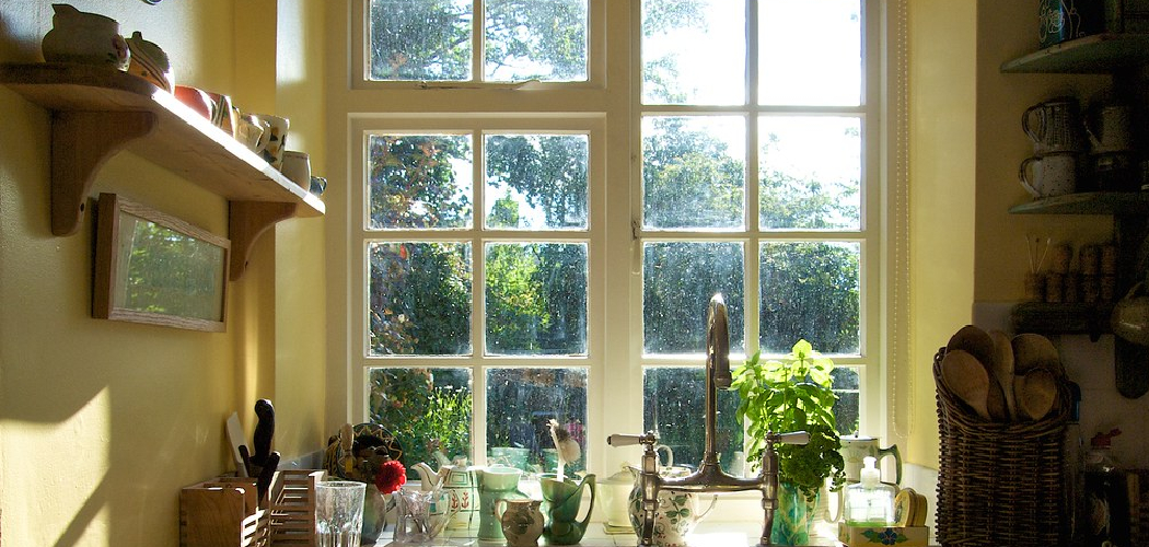 How to Decorate Kitchen Window