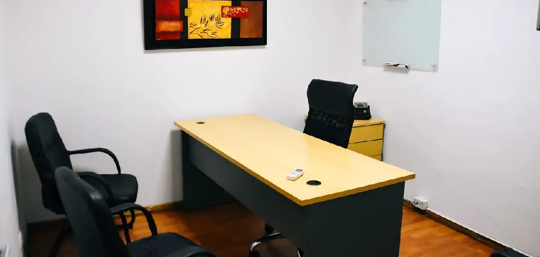 How to Decorate a Small Office With No Windows