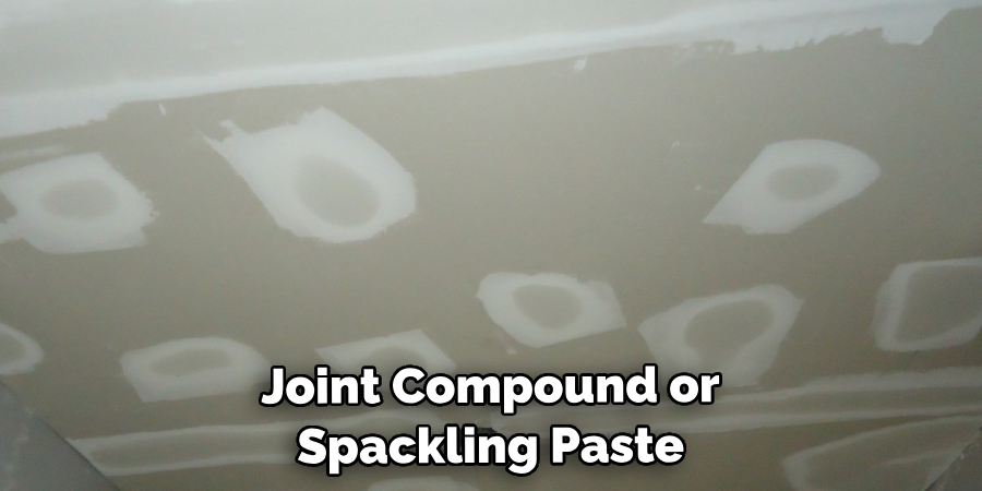 Using a Joint Compound or Spackling Paste